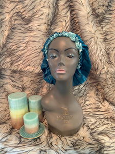 Reversible satin bonnet with drawstring